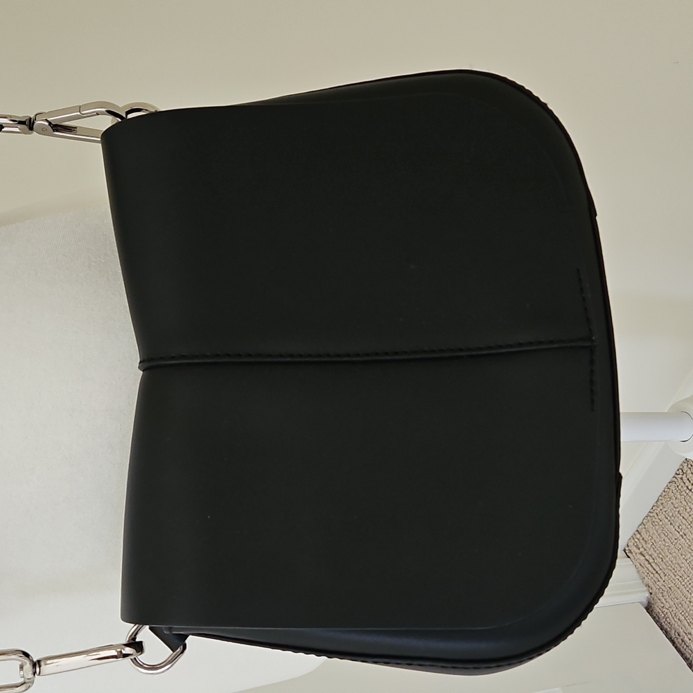 Gianni Chiarini Helena Round Black Crossbody Bag with Wide Brown-Trim Strap - Picture 2 of 16